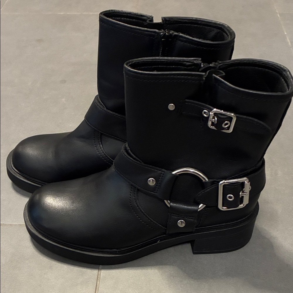Universal Thread Connor Harness Buckle Ankle Boots - Picture 2 of 7